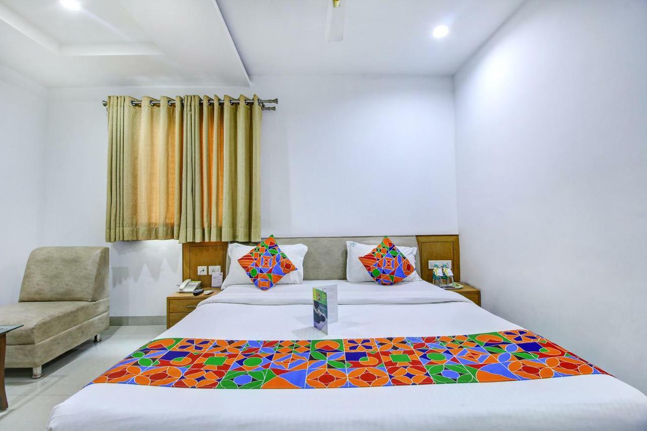 Fabhotel Syberitic Suites Gachibowli - Fully Vaccinated Staff Kondapur (Telangana) Exterior foto