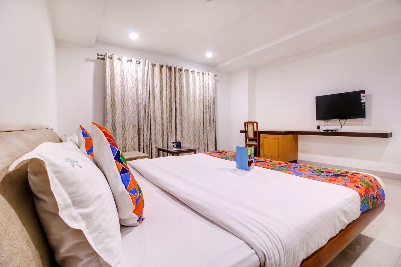 Fabhotel Syberitic Suites Gachibowli - Fully Vaccinated Staff Kondapur (Telangana) Exterior foto